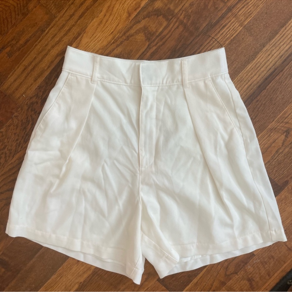 Abercrombie & Fitch High Waist Cream Shorts